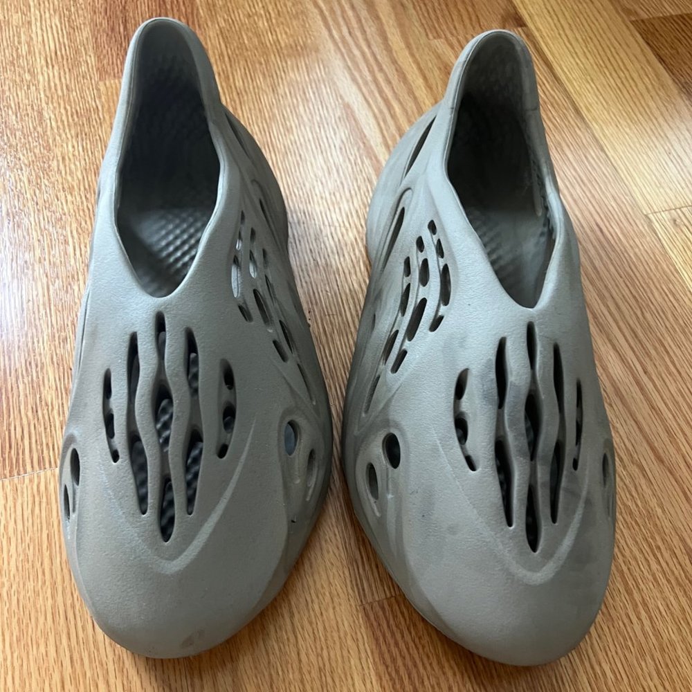 Yeezy Foam Runner 11